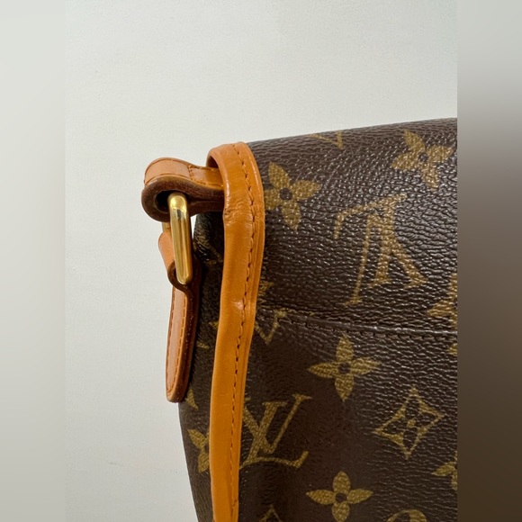 Authentic Menilmontant PM Louis Vuitton Flap messenger bag - Picture 10 of 15
